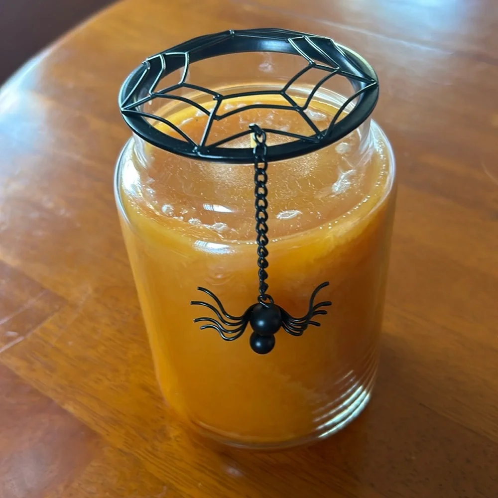 Yankee Candle Halloween Illuma-lid Metal Topper Spider Web -Hanging Spider chain - Picture 1 of 6